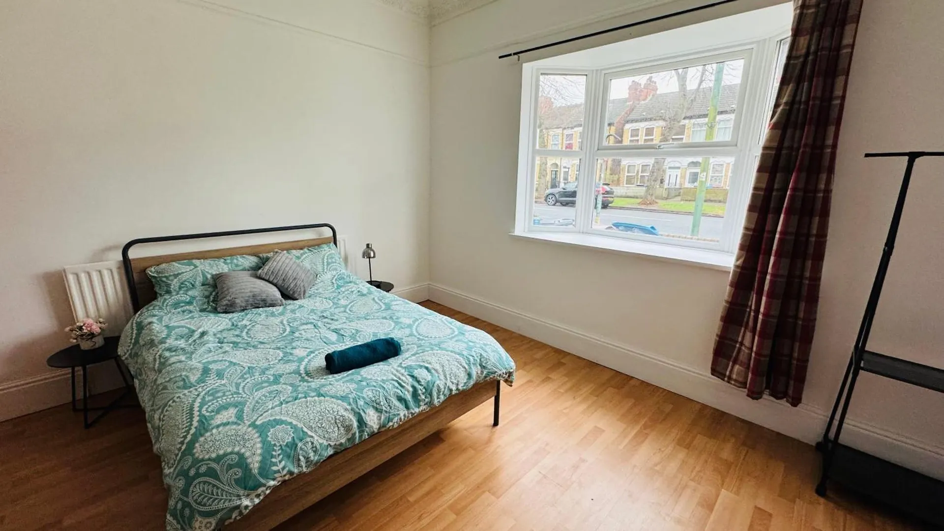 B&B Boulevard Double Room In Shared Accommodation 킹스턴어폰헐