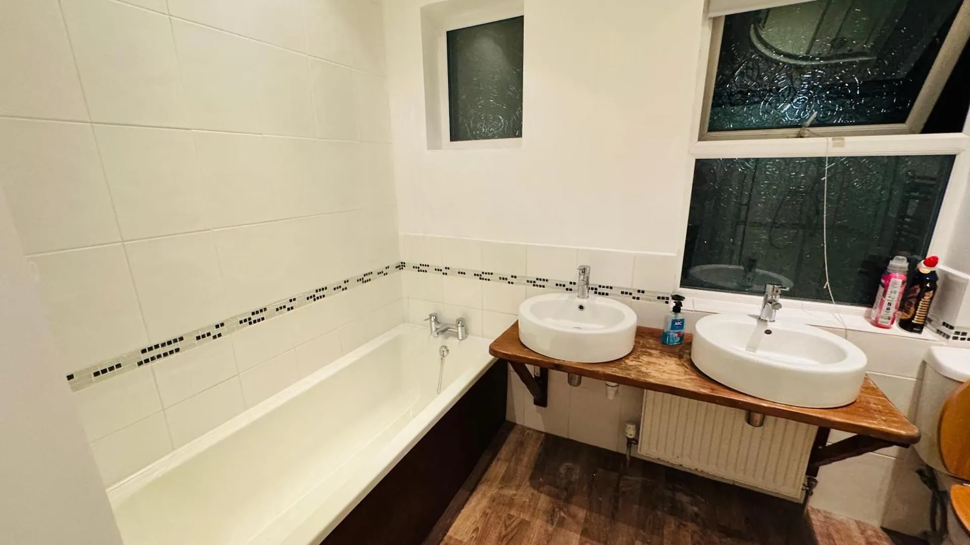 Boulevard Double Room In Shared Accommodation Kingston upon Hull Bed & Breakfast